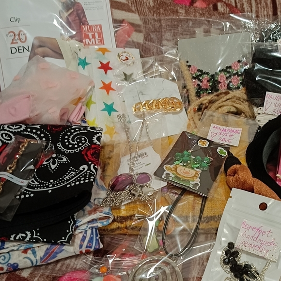 🎁Accesoires & Jewelry Mystery Box - Picture 2 of 8